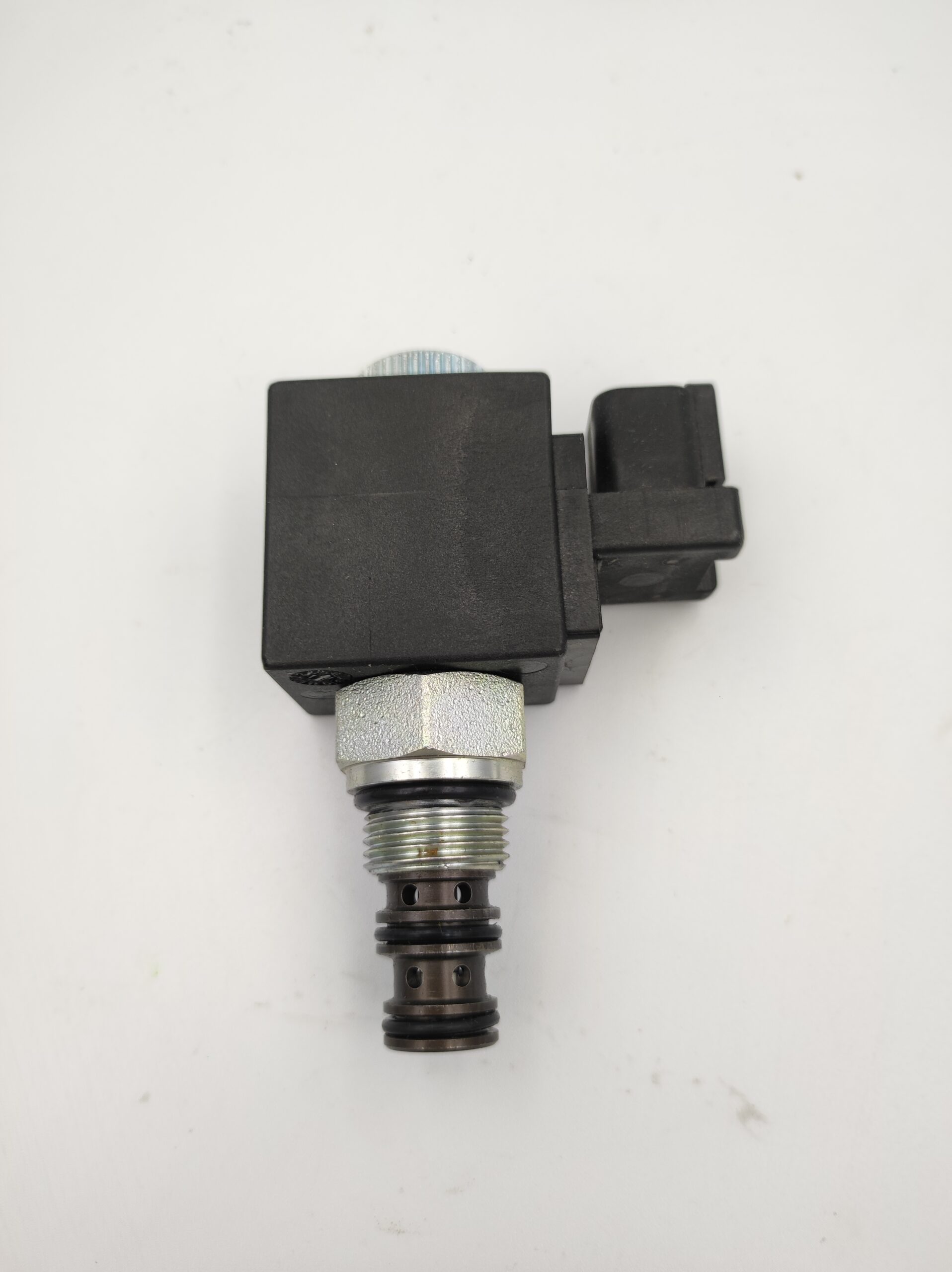 M14540001 Elektrozawór jazdy do przodu w koparko-ładowarce Terex 860