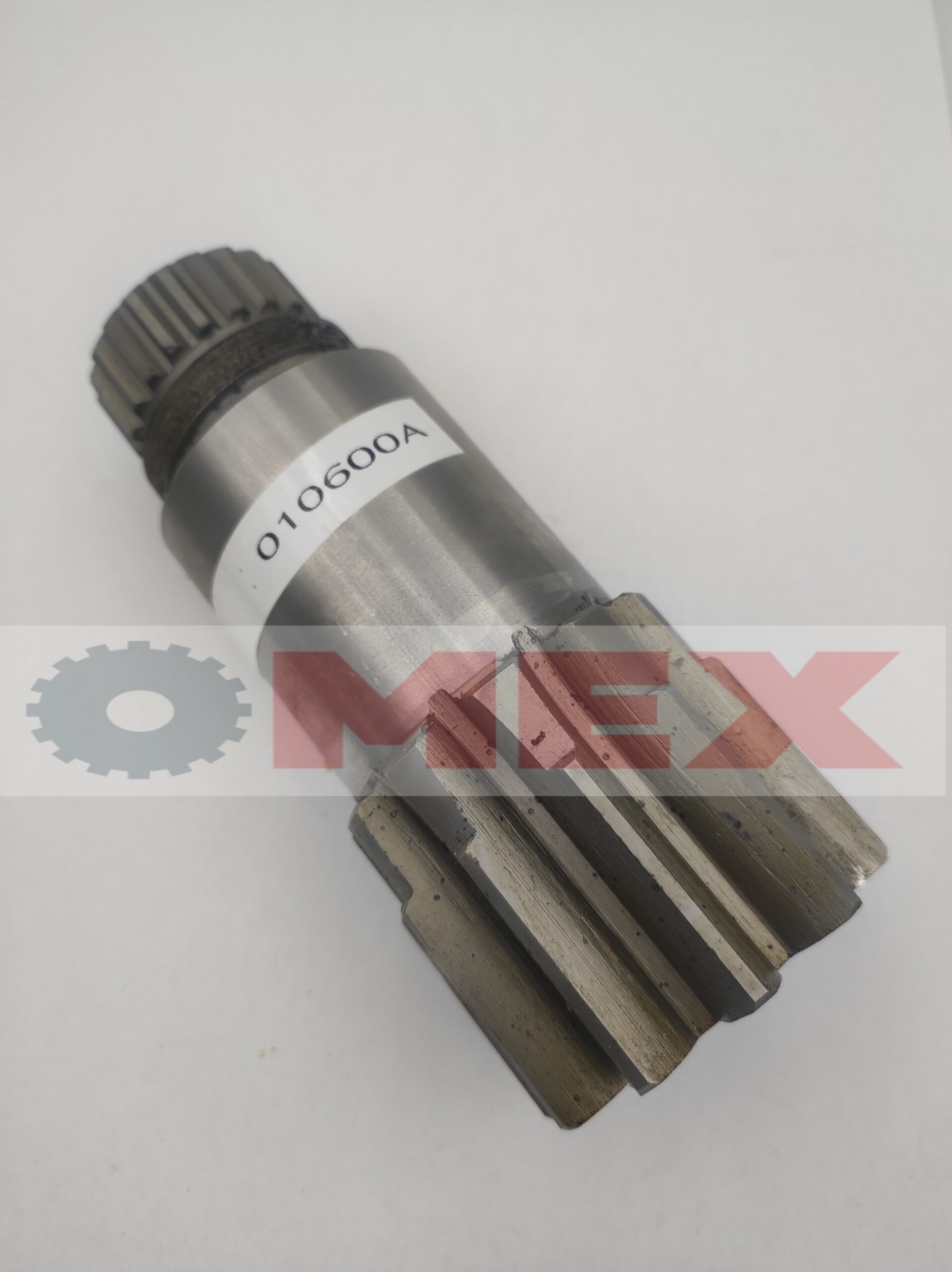 010600A Wałek silnika obrotu Yanmar SV26