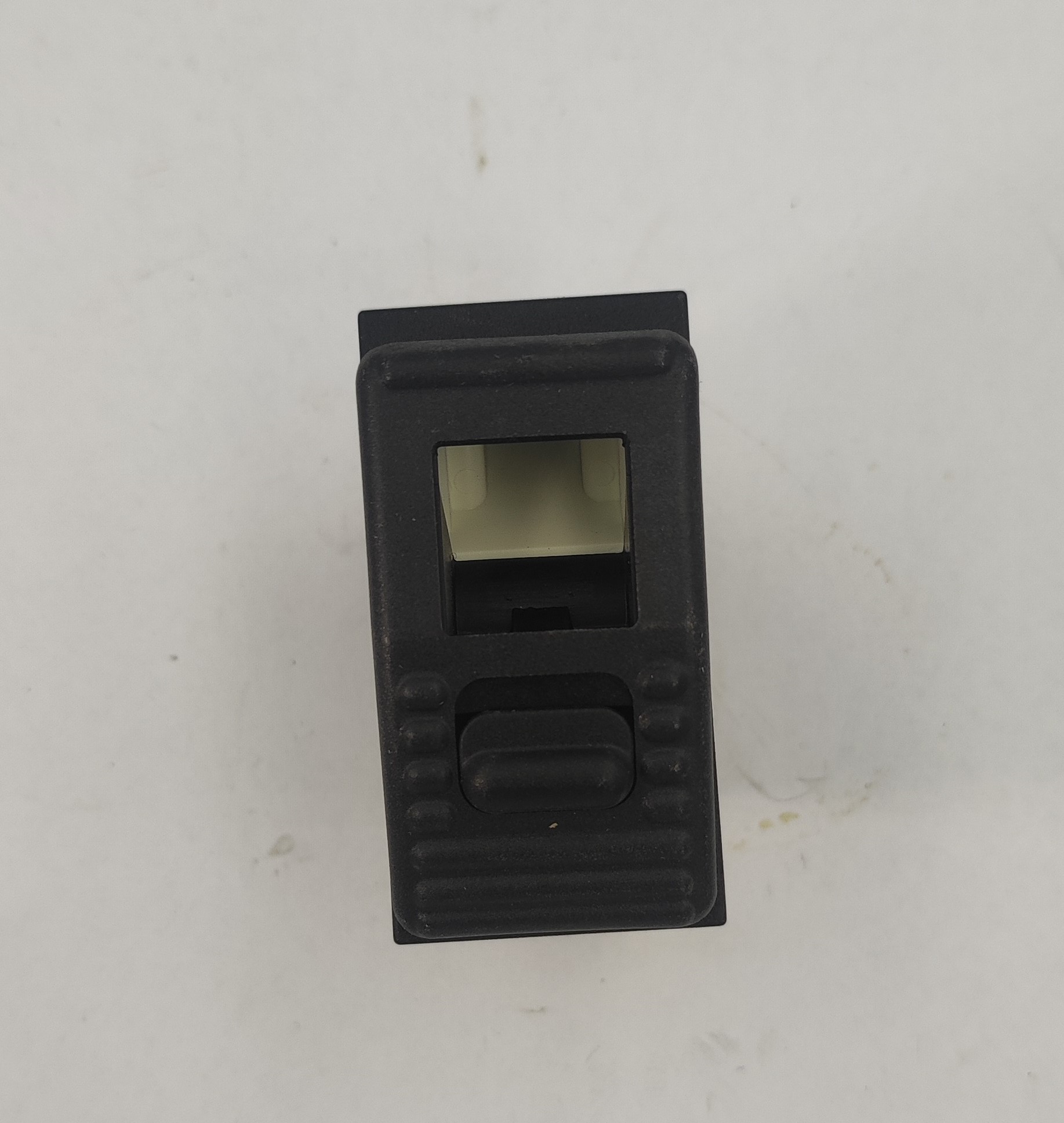 1000152239 Wyłącznik blokady łyżki Neuson 1503, 1703 - obrazek 2