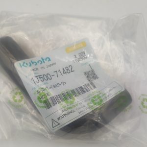 1J500-71482 Przewód gumowy, kolanko Kubota V3800-T-2ES2270, Ausa D600